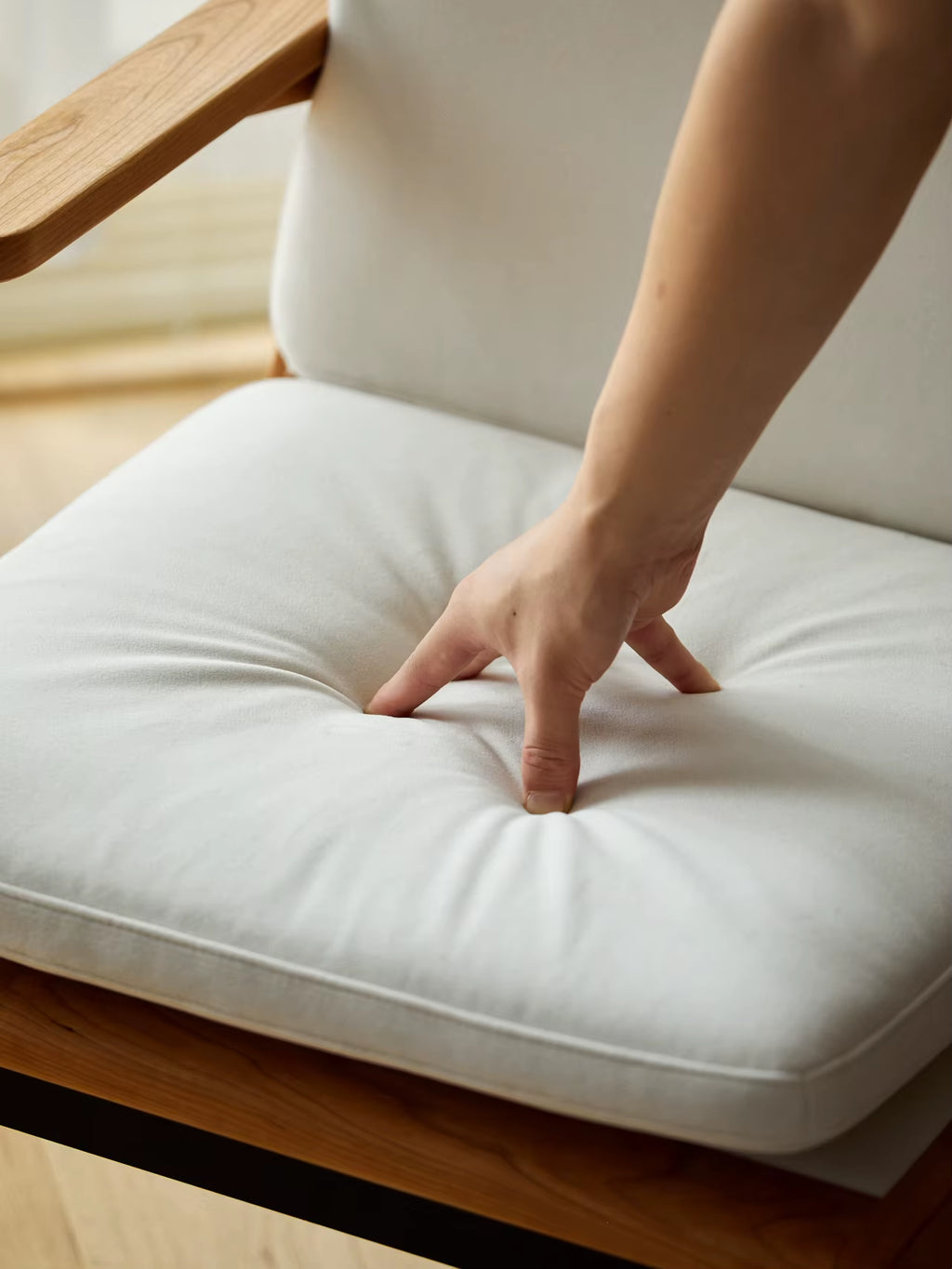 Half House Modern Lightweight Solid Wood Sofa Chair for Living Room Apartment & Hotel Use-Comfortable Luxury Leisure Furniture